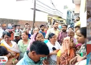 उझानी: एक साथ उठी तीन अर्थी, हर आंख से निकले आंसू, फौजी की पत्नी-बेटे व पिता की हुई थी सड़क हादसे में मौत