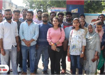 प्रधान के बेटे पर पंचायत घर में उत्पात का आरोप, सहायक संघ का विरोध