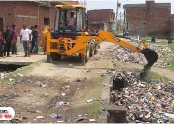 जेसीबी से शुरू हुई नाले की सफाई, लोगों की मिली राहत