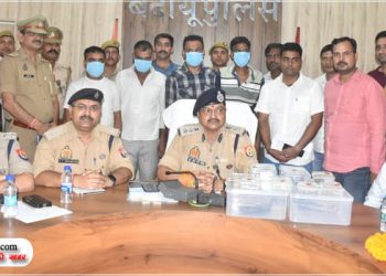 डॉक्टर दम्पत्ति के घर में लूट का मास्टरमाइंड निकला पुराना ड्राइवर, चार बदमाश गिरफ्तार