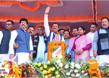 बस अड्डा छोड़िये, अब हवाई अड्डा बनवाएंगे डिप्टी सीएम