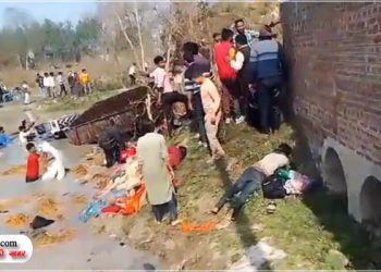 कासगंज में तालाब में गिरी श्रद्धालुओं की ट्रैक्टर ट्रॉली, अब तक 24 की मौत