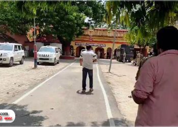 अवैध वसूली के मामले में दो पुलिसकर्मी समेत 18 गिरफ्तार, थानाध्यक्ष फरार, पूरी चौकी सस्पेंड