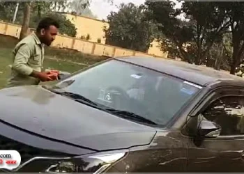 बीयर की केन लेकर रिपोर्ट लगाने वाला लेखपाल सस्पेंड