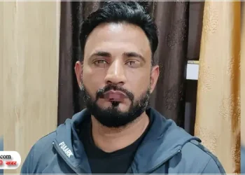 बिजली विभाग का कर्मी 10 हजार रिश्वत लेते हुए गिरफ्तार