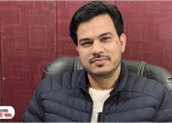 पत्नी से बात करने के बाद आपदा विशेषज्ञ ने खुद को मारी गोली, कार में मौत