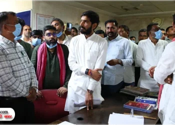 सांसद के सामने समस्या रखना नर्सिंग अधिकारी को पड़ा भारी, नोटिस जारी