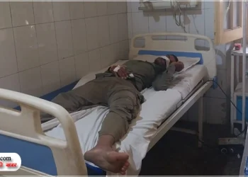 दुष्कर्म के झूठे मुकदमे में फंसाने का आरोप, युवक ने डीएम कार्यालय में खाया जहर