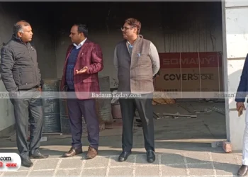 उझानी मेंथा फैक्ट्री कांड: चार दिन बाद हरकत में आया प्रशासन, एडीएम-एसडीएम ने किया फैक्ट्री का निरीक्षण